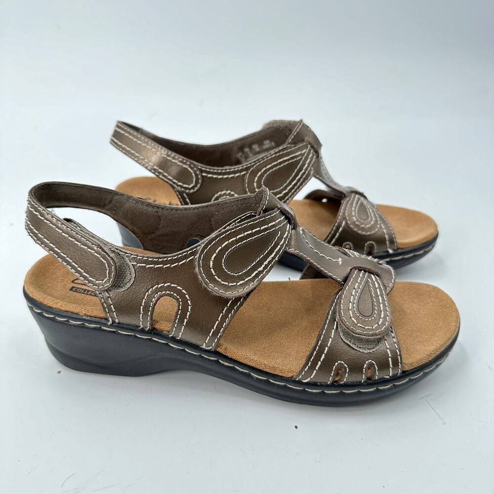 CLARKS New without Box Lexi Walnut Wedge Sandal Shoes // 8